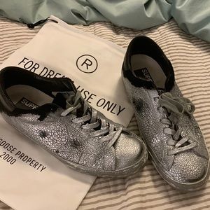 Like new silver golden goose tennis shoes 42 (12)